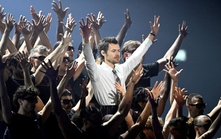 Album "Kiss All the Time. Disco, Occasionally.": Con người thật của Harry Styles