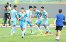 Khuất Văn Khang: 'Xuân Son hay Hoàng Hên cũng phải cạnh tranh vị trí'