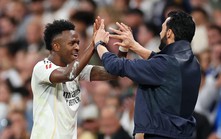 Ở Real Madrid, Arbeloa sẽ giống Zidane hay Solskjaer?