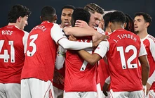 Cuộc đua vô địch Ngoại hạng Anh: Arsenal thắng tối thiểu, Man City mất điểm đáng tiếc