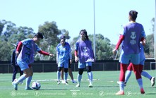 Đội tuyển nữ Việt Nam tập dưới nắng 35 độ, gặp Đài Bắc Trung Hoa lúc 12h00