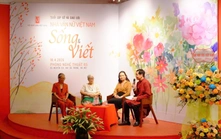 Vẻ đẹp của nhà văn nữ trên trang viết và trong cuộc đời