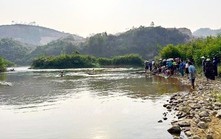 Cảnh báo hiểm họa tắm sông sau vụ 3 thiếu niên đuối nước ở Lạng Sơn