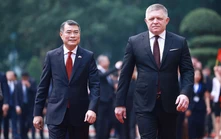 Thủ tướng Lê Minh Hưng chủ trì Lễ đón Thủ tướng Slovakia thăm chính thức Việt Nam