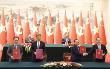 Việt Nam và Trung Quốc ký 32 văn kiện hợp tác