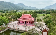 Chùa Hàng Còng, ngôi chùa màu hồng độc đáo ở An Giang