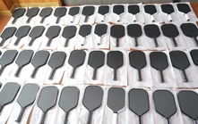 Nhiều người chơi 'tiền mất tật mang' vì tin vào vợt pickleball hàng tuồn từ nhà máy