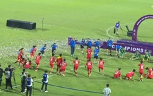 Xem U17 Việt Nam với màn ăn mừng 'có một không hai' cùng cúp vô địch Đông Nam Á 2026