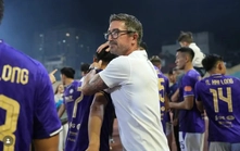 HLV Kewell: 'Sân tập CLB Hà Nội giờ như Wembley'