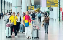 Sân bay Tân Sơn Nhất phục vụ 750 chuyến bay mỗi ngày dịp Giỗ Tổ, 30/4 và 1/5