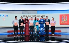 Thông tấn xã Việt Nam ra mắt sách ảnh song ngữ "Ngày hội non sông"