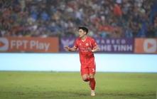 Lập hat-trick vào lưới đội bóng quê hương, Nguyễn Đình Bắc đi vào lịch sử V-League