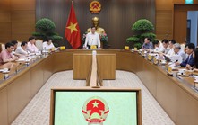 Phó Thủ tướng Thường trực Phạm Gia Túc họp về triển khai, phân phối xăng E10