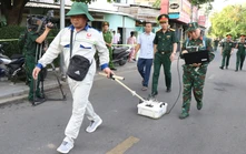 Rà soát các khu vực nghi có mộ tập thể liệt sĩ bằng máy radar xuyên đất tại Thành phố Huế