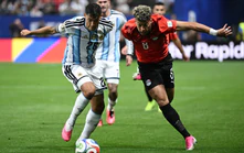 Thơ World Cup: Tứ kết bất ngờ