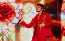 Bruno Mars hút khán giả bằng giai điệu dễ nhớ