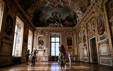 Bảo tàng Louvre thay đổi cách trưng bày sau vụ trộm táo tợn