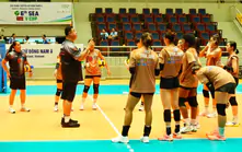 Sáng tỏ sự thật về địa điểm lưu trú và chất lượng bóng tập luyện cho VĐV Thái Lan dự chặng 1 SEA V.Cup 2026
