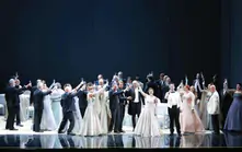 Trình diễn kiệt tác opera "La Traviata" của nhà soạn nhạc vĩ đại Giuseppe Verdi