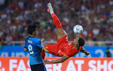 Đội tuyển Việt Nam tính cách đánh bại Indonesia ngay trên sân khách