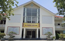 Khởi tố, bắt tạm giam đối tượng đánh 5 chú tiểu tại chùa Bầu