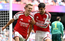 Arsenal có 'một mình một ngựa' ở Ngoại hạng Anh mùa này?
