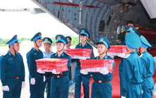 Bàn giao hơn 7.000 mẫu hài cốt liệt sĩ phục vụ giám định ADN