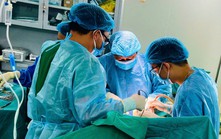 Phẫu thuật thành công khối ung thư kích thước gần 20cm ở vùng 'khó nói' 