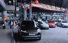 Điều chỉnh làn đón xe dịch vụ tại nhà ga T1 sân bay Nội Bài