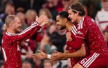 Thể hiện đẳng cấp trước Tottenham, Liverpool thẳng tiến ở Cúp Liên đoàn Anh