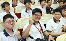 Tuyển sinh đại học 2027: Không bỏ chứng chỉ ngoại ngữ, đề xuất không cộng thêm điểm ngoài thang đánh giá