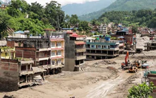 Lũ quét tại Nepal và Trung Quốc: Nỗ lực xác minh danh tính và những lễ tang tượng trưng