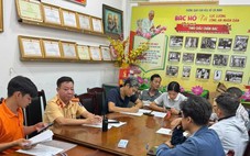 Xử lý đoàn xe Vespa ngang nhiên vượt đèn đỏ tại khu trung tâm TP. Hồ Chí Minh