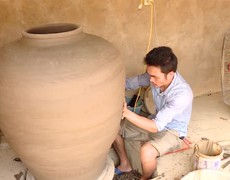 Chàng thợ gốm chưa từng rời lũy tre làng và những tác phẩm độc lạ