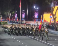 Hơn 10 nghìn người tham gia hợp luyện diễu binh lần đầu tiên ở Thành phố Hồ Chí Minh 