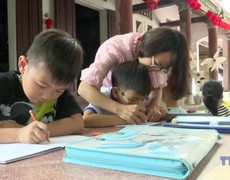 Lớp học hè miễn phí nơi cửa thiền