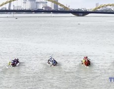 Tưng bừng đua thuyền chào mừng kỷ niệm 80 năm Quốc khánh