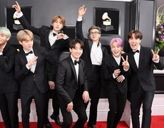 Bản tin Kpop: Grammy tiếp tục nói không với BTS và Kpop, Lisa Blackpink mặc một chiếc quần trong 3 năm do bị stylist ‘bỏ bê’?