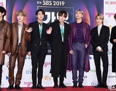 Tin Kpop: Nghệ sĩ Kpop gặp loạt sự cố khi biểu diễn, fan phẫn nộ với nhà đài SBS