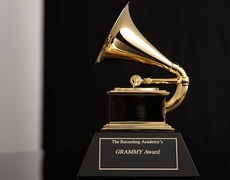 Câu chuyện đằng sau chiếc cup Grammy danh giá