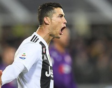 Tròn 35 tuổi, Ronaldo vẫn còn rất sung sức!