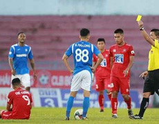 Màn ẩu đả giữa cầu thủ Hải Phòng và Than Quảng Ninh