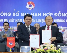 Ông Park gia hạn hợp đồng 1 năm với VFF