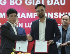 Nguyễn Trần Duy Nhất thử sức ở giải Muay Thai Grand Prix lần đầu tiên được tổ chức tại Việt Nam