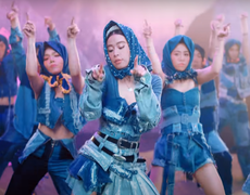 Showbiz Việt 13/12: Hoàng Thùy Linh chít khăn mỏ quạ cực lạ trong MV mới; Phương Anh chiếm spotlight với Hoa Trạng Nguyên