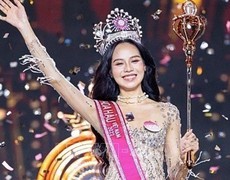 Showbiz Việt 24/12: Vương miện Hoa hậu Việt Nam 2022 đã có chủ; Elle Fashion Show gây sốc với sân khấu ngoài trời