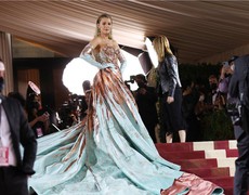 Nhiều bộ cánh ấn tượng tại Met Gala 2022