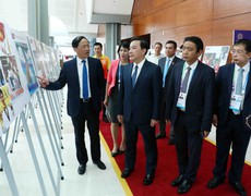 Triển lãm trưng bày ảnh "Khát vọng chiến thắng"