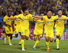 Điểm nhấn vòng 14 V-League: CLB Hà Nội đứt mạch thắng