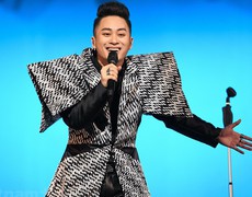 Một Việt Nam xinh đẹp qua tiếng hát Tùng Dương